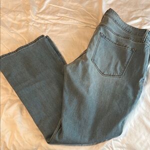Old Navy Women's Straight Leg Jeans in Light Blue